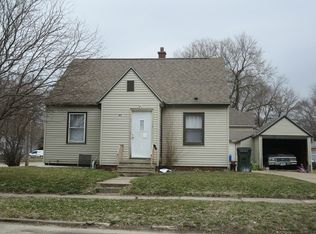 401 Courtland St, Waterloo, IA 50703
