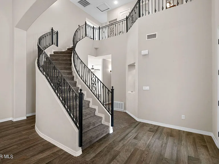 7877 Enchanted View Dr — Photo 5