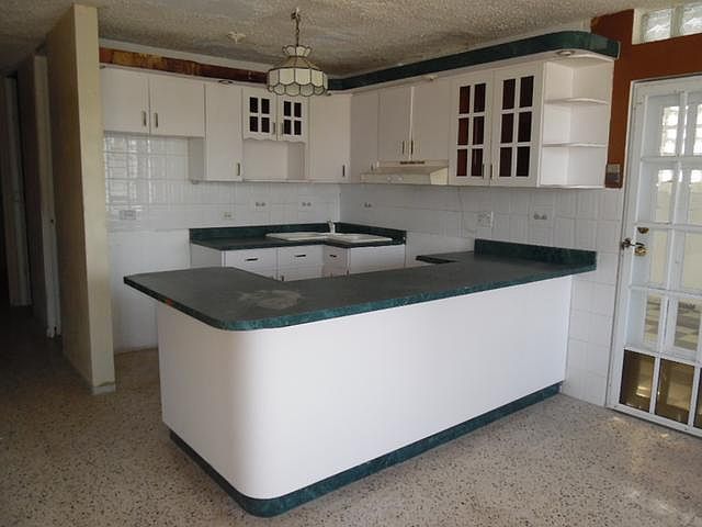 2nd image of 496 Calle Guama