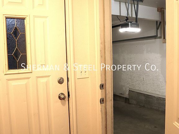 3rd image of 1611 S Main St