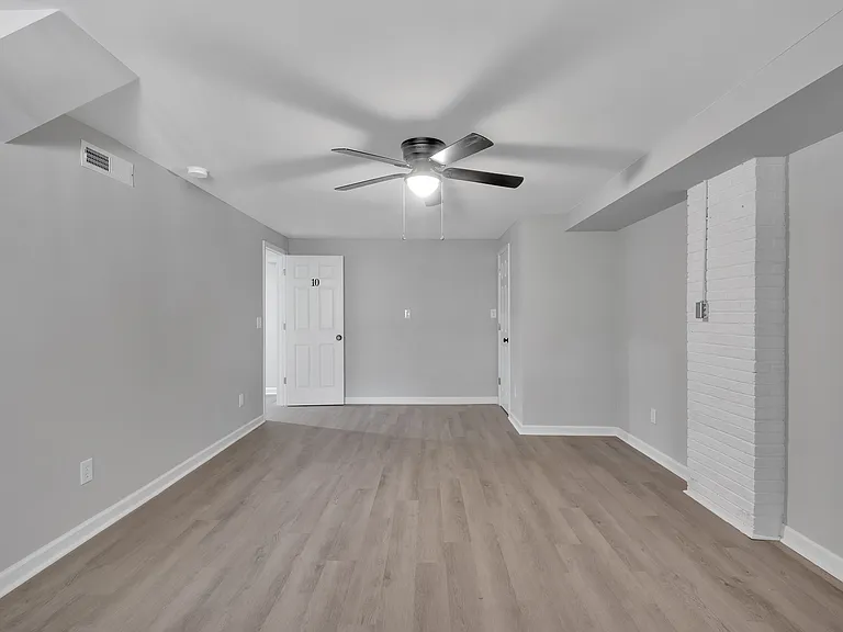Marlwood Cir — Photo 6