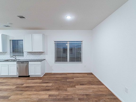 3rd image of 409 Swindoll Ln