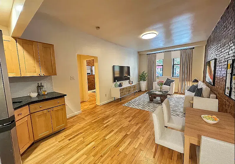 220 East 29th Street — Photo 2