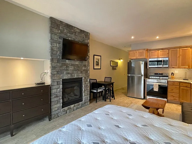 Spacious living room