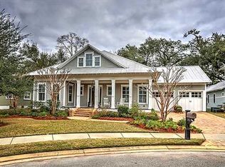 3 Mulberry Pl, Ocean Springs, MS 39564