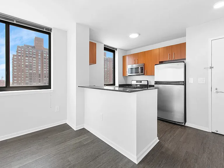 408 E 92nd St #21B — Photo 6