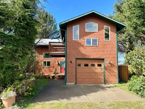 277 N Dolphin St, Rockaway Beach, OR 97136