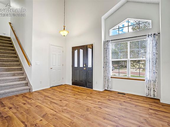 3rd image of 8162 Postrock Dr