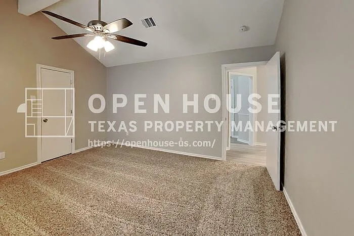 2621 Primrose Ln — Photo 8