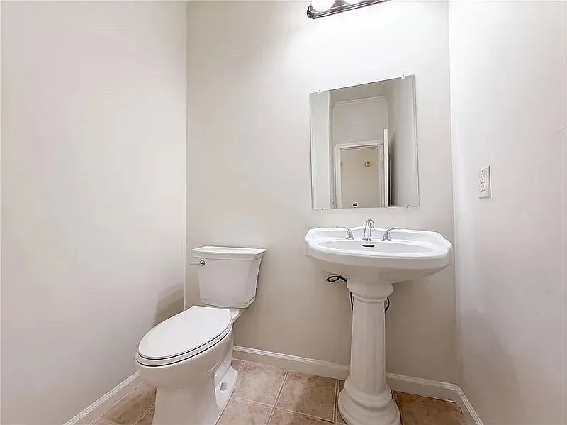 4 bed, 2088 sqft, $2,401 — Photo 4