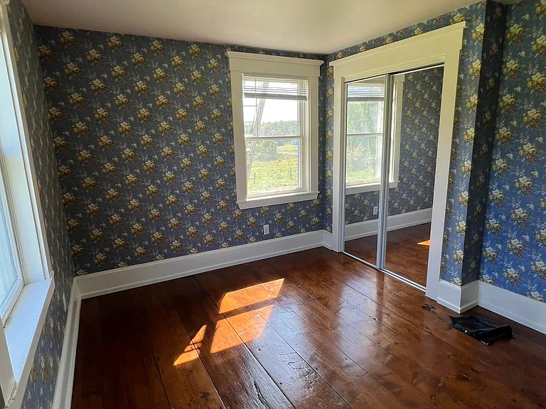 1st floor guest bedroom