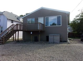 1018 Valley St, Minot, ND 58701