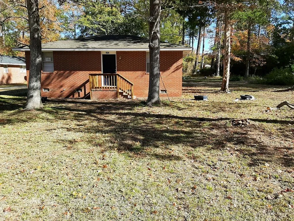 2 bed, 900 sqft, $1,100 — Photo 2