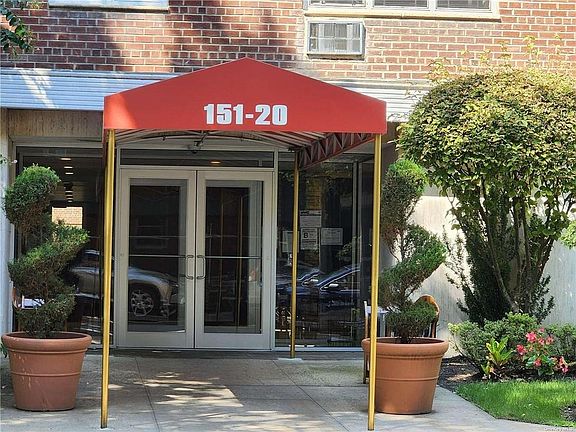 2nd image of 15120 88th St APT 5C
