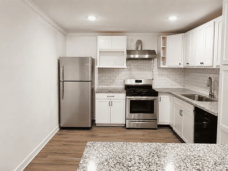 2102 Margaret St #B — Photo 2