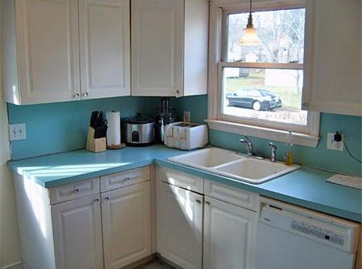 5th image of 16 Brentwood Ave