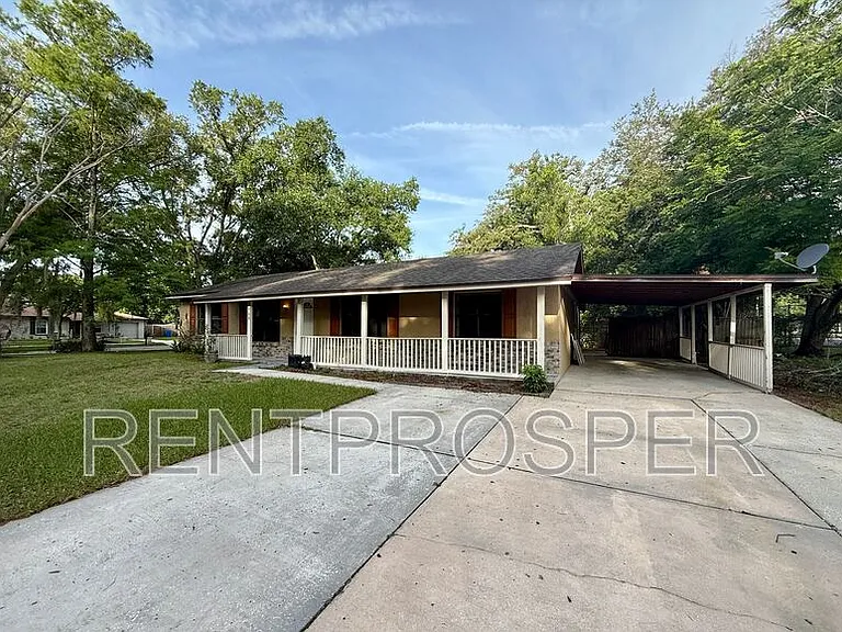 1900 Adair St — Photo 2