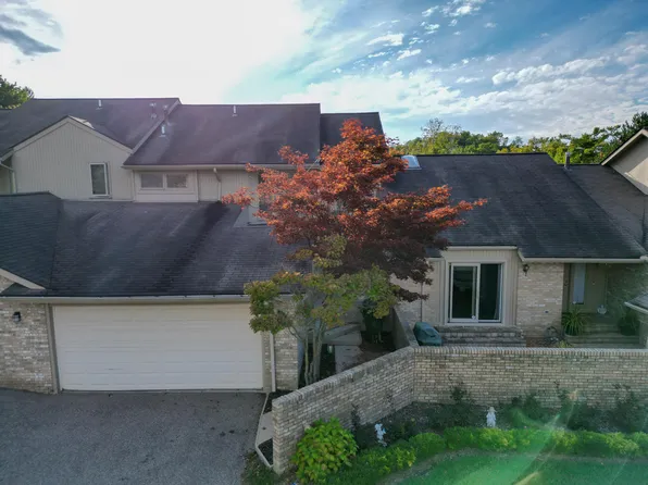 4291 Foxpointe Dr, West Bloomfield, MI 48323