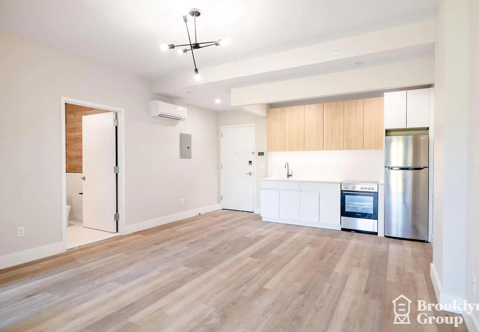 1711 Hancock St — Photo 1