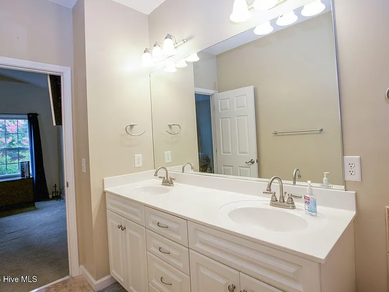 13 Barkley Ln — Photo 21