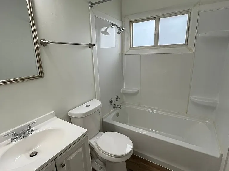 2083 Penrose Dr — Photo 10
