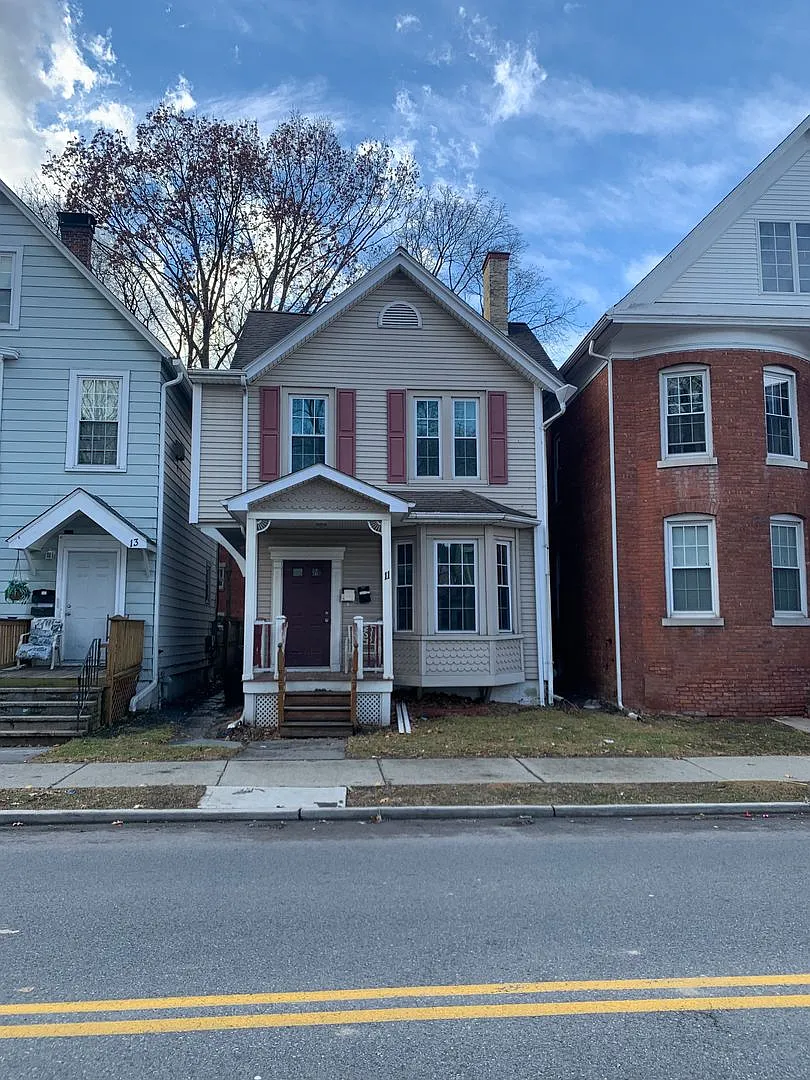 11 Hooker Ave — Photo 3