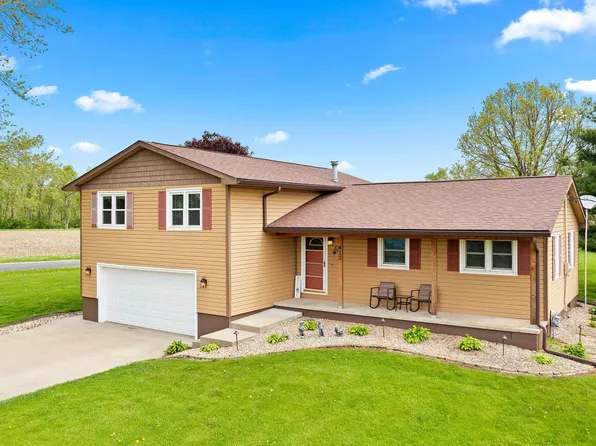 413 Indiana Ave, East Galesburg, IL 61430