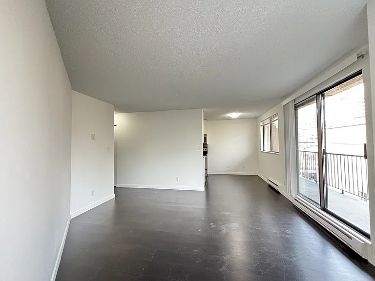 1045 Haro St — Photo 81