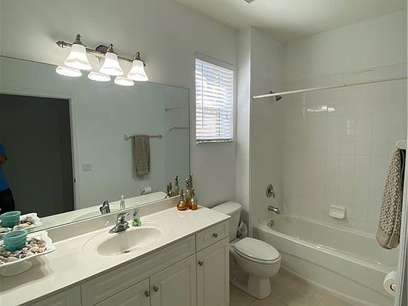 3rd image of 11960 Champions Green Way APT 208