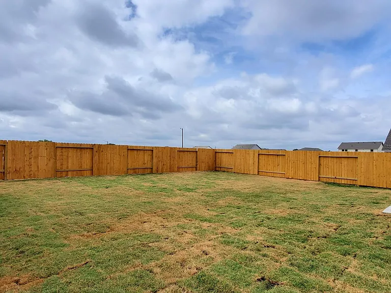 5584 Fox Bluff Dr — Photo 27