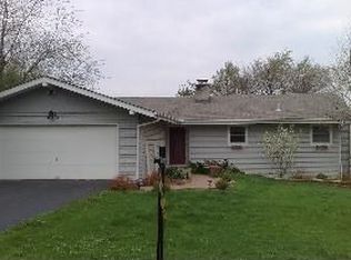 1832 Maple Ln, Dundee, IL 60118