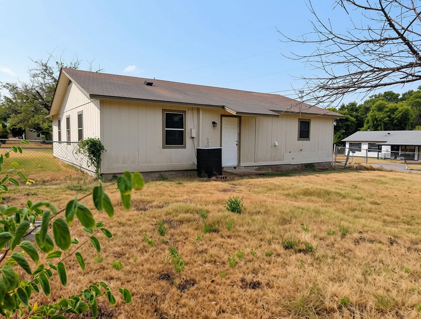 3-Bedroom Home on a Corner Lot — Photo 3
