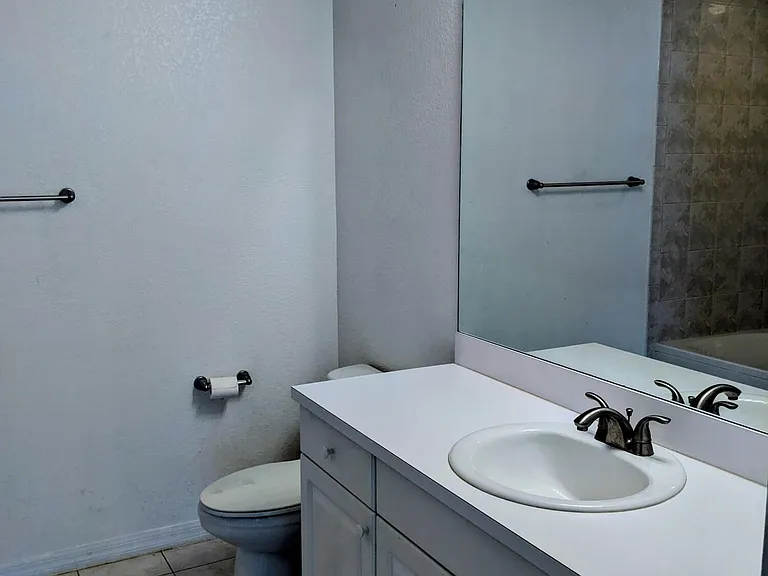 1804 Blue Heron Ln #C — Photo 23
