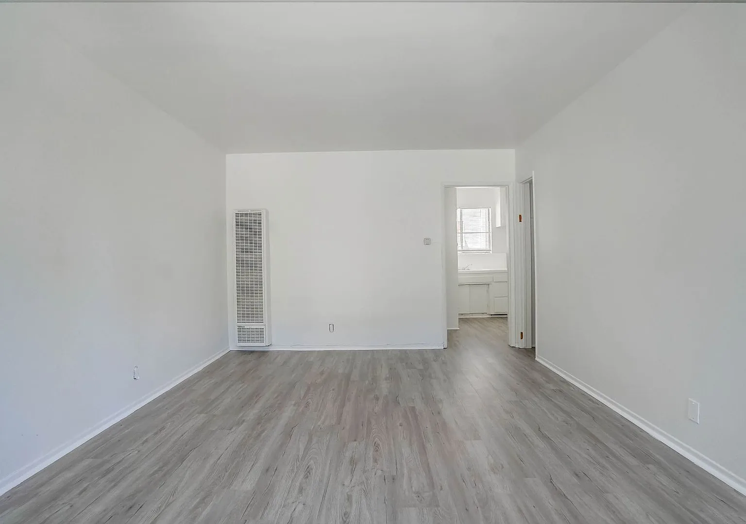 7117 Fulton Ave — Photo 4