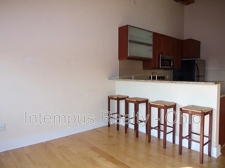 150 E Main St #611 — Photo 9