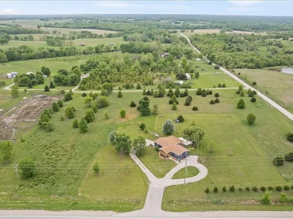 4312 K 68 Hwy, Wellsville, KS 66092