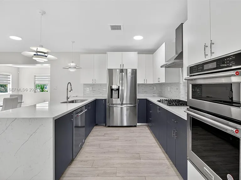 6090 SW 63rd Ave — Photo 9