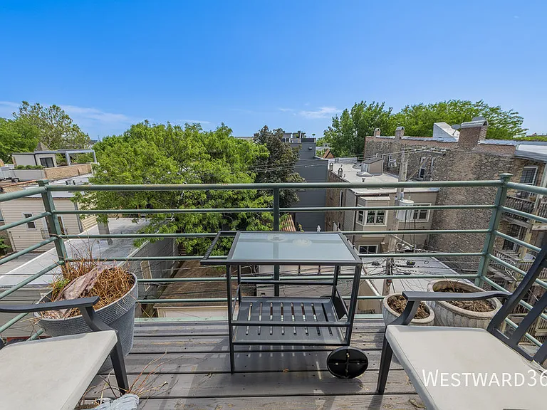 2033 W Superior St #4W — Photo 31