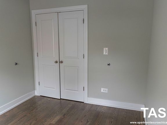 4th image of 3854 N Southport Ave #1