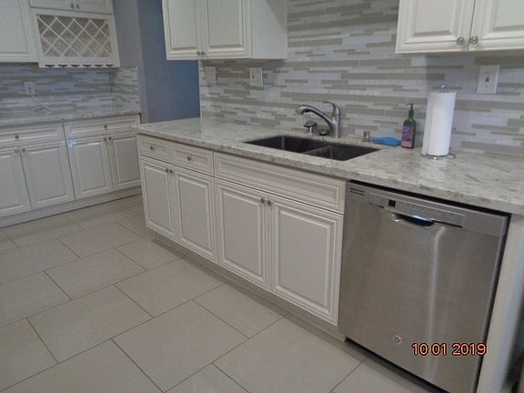 3rd image of 3 N College St