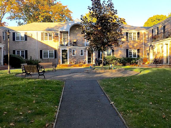 2nd image of 6125 224th St