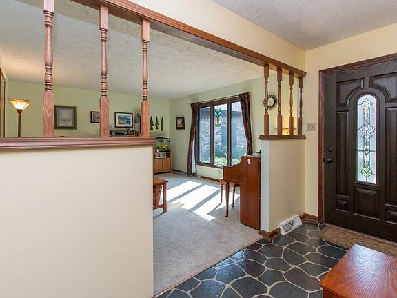 3rd image of 423 Woodland East Dr