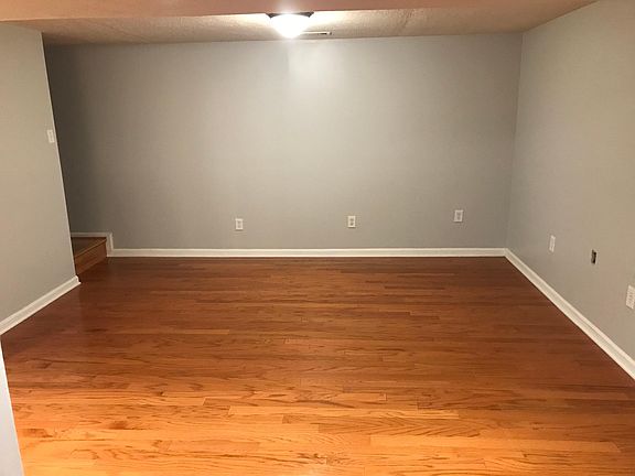 3rd image of 5490 Saddler Ln