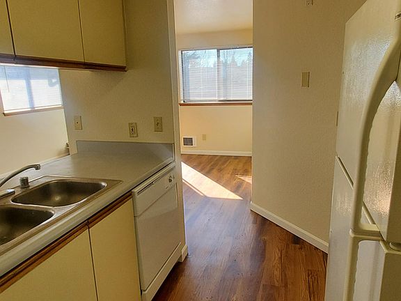 5th image of 6806 Oswego Pl NE APT 301