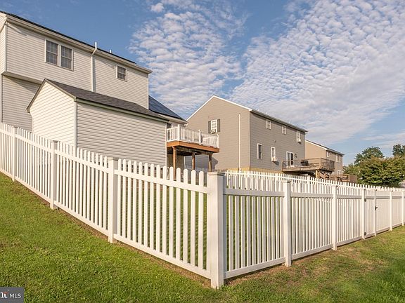 5th image of 7 Lion Ln