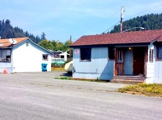 124 3rd St, Smith River, CA 95567