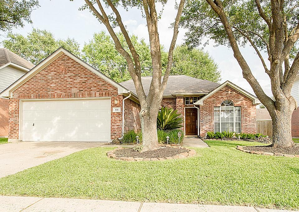 1st image of 8938 Aberdeen Oaks Dr