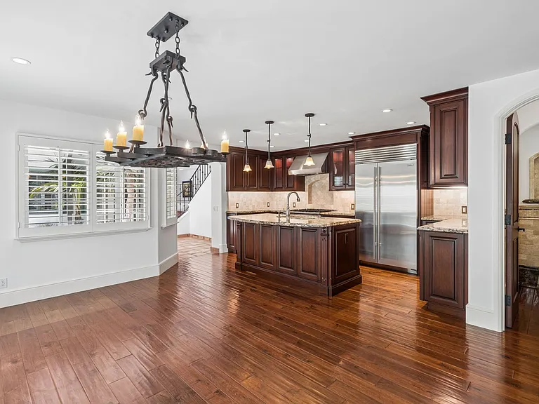 3214 Clay St — Photo 4