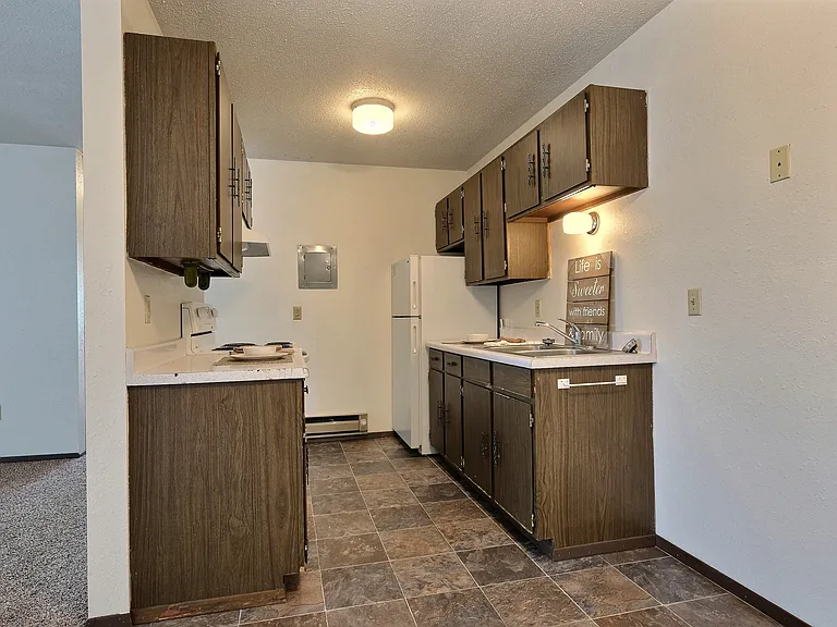 Fargo, ND Kingswood Apartments | Kitchen