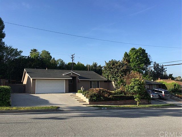 1st image of 3034 E Valley View Ave